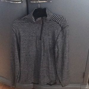 Men’s Lululemon top